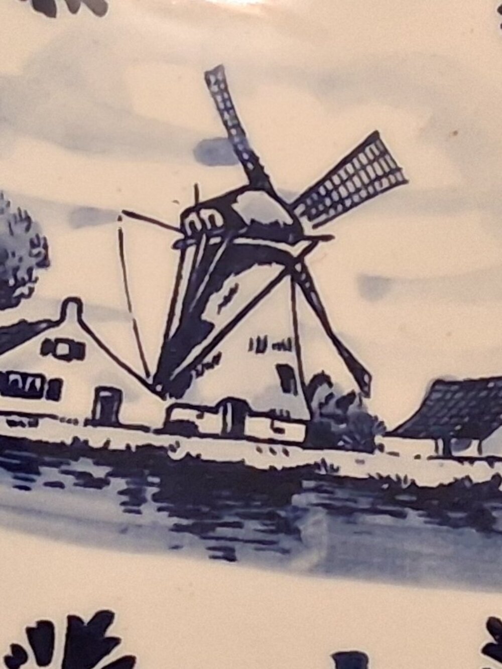 Vintage 1970s-80s Delft Blue Handworked Leaf Dish | Dutch Windmill Trinket Tray - Picture 3 of 5